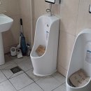 명품주유소 화장실 이미지