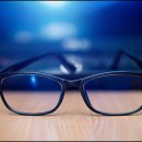 에실로 안경 이미지