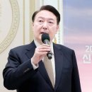 尹 "이재명, 테러 피해자"…원고 없던 발언, 참모도 놀랐다 이미지