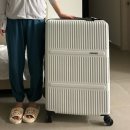 인생낙원 | 제주도 나름 괜춘한데 좀 춥다,,(3박4일,협재,한림,톨랑톨랑,소품샵,경성수산,대한항공캐리어파손보상후기)