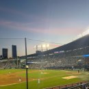 야구장 야외화장실 이미지