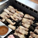 돌구이한식 | 함덕 해변 맛집 흑돼지 조약돌구이 초원 돌 위에서 굽는 오겹살 추천!