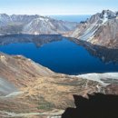 백두산 정상에 있는 분화구 호수; 천지 이미지