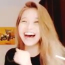 Bare face look 이미지