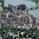 강가의 작은도시 이미지