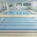 우산 우산수영장 앞 이미지