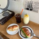 빵떡꿀쨈카페&반려동물용품 | 부산 광안리 디저트맛집 하우스멜 소금빵존맛