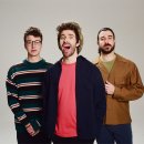 AJR - World&#39;s Smallest Violin 이미지