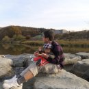 냇가에앉아서 이미지