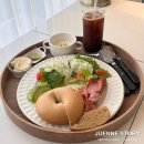 니어앤디어브런치카페 이미지