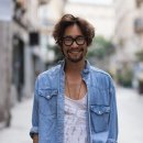 개를 품은 남자 이미지