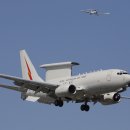 롤아웃한 한국 공군용 B737-7ES AEW&C 조기경보통제기 1호기 기체 모습 이미지