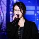 아이유 안경 이미지