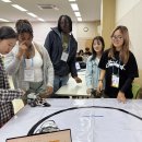 통일부, 우리들학교 학생들과 미국 대학생들이 함께 하는 창의공학 영어캠프(1) 이미지