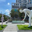 꽃을주는사람 이미지