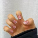 분홍지니 손톱
