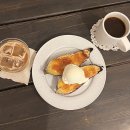 역촌역1번출구 | 트리와 난로, 책이 주는 따듯함 역촌역 카페 “새시로” 🌲🕯️📚