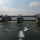 오늘의 초간단 영어표현, It's water over the dam 이미지