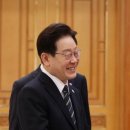 이 대통령, 美 의원단에 "전작권 환수해 미국 부담 줄이고 자력으로 한반도 방위 하겠다" 이미지