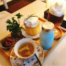 하얀책상 이미지