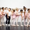 유아 스트레칭 발레 이미지