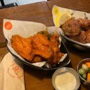 네키드윙즈 | [이태원/녹사평] 이태원 녹사평 정통 버팔로윙 맛집 네키드윙즈 솔직후기 추천 소스