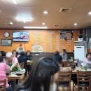 2002돼지마을식당 이미지