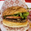 르노삼성자동차 서비스코너 평리점 | 믿고 먹는 수제버거 브랜드, 부평 테마의거리 버거 맛집 '왓더버거 부평점'