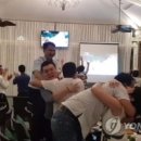 베트남축구 AG 첫 4강…"땡큐 박항서" 축구팬들 거리서 열광 이미지