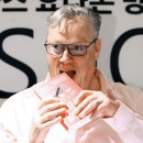 '핵을 들고 도망친 101세 노인' 쓴 스웨덴 작가 요나스 요나손- 이미지