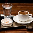 써먹지 못하는 인문학은 인문학이 아니다 | [인문학강사의 사유] 당신의 오늘은 어떠한가요. 여백의 철학 인문 에세이 (전유진 칼럼니스트· 인문학...