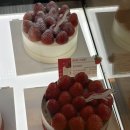 은평로 | 투썸 생딸기 듬뿍 우유 생크림 케이크 내돈내산 후기