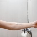 헬스핏포유 | 바디스크럽 추천 낫포유 클리어 아크핏 바디 팩스크럽 (Feat 민감한 건성이 사용해본 솔직후기)