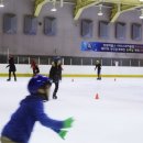 의창스포츠센터 빙상장 이미지