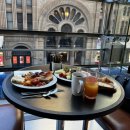 여유로운 아침의 클래식 산책 이미지