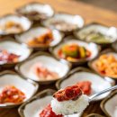 만나젓갈 앞 (충청남도 논산시 계백로 89) | “들리느냐? 젓갈 익어가는 소리!”...김장철 맞아 찾아간 강경엔