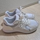 빛-2002 | M2002R보다 편할까? 뉴발란스 워킹 1880 V2 아이보리 내돈내산 리뷰