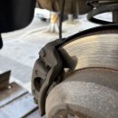 선명카센타 | 문경타이어 소음 원인인 브레이크 패드 교체로 해결한 기아 모하비 작업 후기