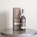 까사블라 앞 | 5월 일기 - 글렌드로낙 1993 SC, 롱몬 독병, 🇪🇸 스페인 로에베 구입, SSD 바꾸기(?), 프세카 극장판...