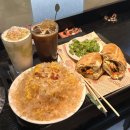 커피반장 | 종로5가역 광장시장 카페 '원플러스' | 찐 베트남 커피와 푸짐한 반미 맛집