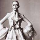 2006년 3월 Vogue USA "The Balenciaga Mystique" by Irving Penn 이미지