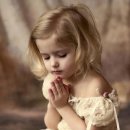 기도하는 손...소녀의 기도 이미지