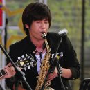 색소폰 연주 이미지