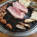 꿀꿀이와숯불 이미지