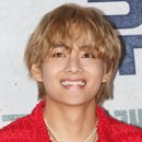 BTS 뷔 - 영화 '콘크리트 유토피아' VIP시사회 이미지