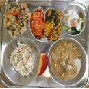 나의 식판은 채식을 원한다…인권위 가는 학교 급식 이미지