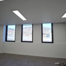 시공-나비 | 사무실 창문 사계절커튼 시공 후기｜아이보리 나비주름 커튼으로 공간 분위기 완성