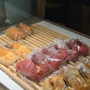 넥스트라운드(NEXT ROUND) | 잠실역 롯데 캐슬플라자 카페 블리스라운드 (Bliss Round) | 비 오는 날도 걱정 없는 대형 베이커리...