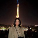 ‘같은 장소, 다른 느낌’ 에펠탑 앞에서 인생샷건진 스타들의 포즈 이미지