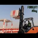 두바이에서 처음 지게차 운전하는 소녀-First time load taken by truck girl Fouzia in Dubai 이미지